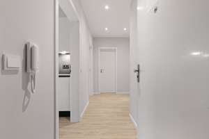 2-Zimmer-Wohnung, Balkon, Bad mit Fenster und Tiefgaragenstellplatz in Hamburg-Barmbek