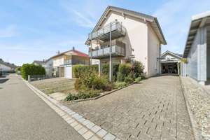 Ruhiges Wohnen in Worblingen- Gepflegte 3-Zimmerwohnung mit Balkon, Terrasse, Garage & Stellplatz – 78239 Rielasingen-Worblingen – Vorschaubild 1