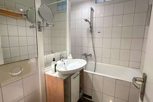 Lichthelle Wohnung mit Einbauküche, Wannenbad & Tiefgarage – Die vollständige Adresse der Immobilie erhältst du vom Anbieter., 14052 Westend, Berlin – Vorschaubild 8