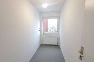 Frisch modernisierte 3 1/2-Zimmer-Wohnung mit Balkon in Bremerhaven-Lehe! – Nelly-Sachs-Straße 7, 27568 Lehe, Bremerhaven – Vorschaubild 5