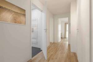 Wunderschöne 3-Zimmer-Wohnung mit Aufzug und EBK – Stintzingstr. 1a, 91052 Rathenau, Erlangen – Vorschaubild 3