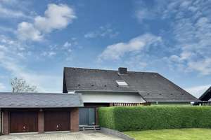Großzügiges Zweifamilienhaus in Heinzenbach 