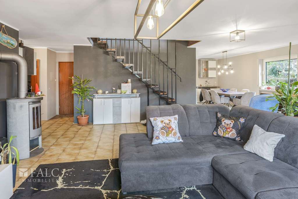 Immobilie in Eberbach - Großzügiges Zweifamilienhaus in Eberbach – 230 m² Wohnkomfort mit vielseitigen Nutzungsmöglichkeiten - Bild 4