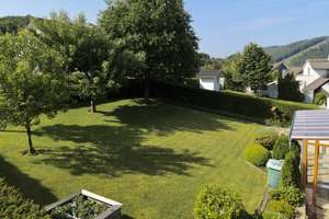 Gartenfreude trifft Wohngefühl – Ihr neues Zuhause in Siedlinghausen – Die vollständige Adresse der Immobilie erhältst du vom Anbieter., 59955 Winterberg – Vorschaubild 2
