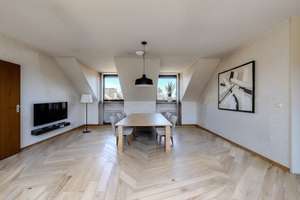 Individuelle, großzügige 5-Zimmer-Dachterrassenwohnung mit Kamin nahe Westpark- mit Potenzial! – Die vollständige Adresse der Immobilie erhältst du vom Anbieter., 80686 Land in Sonne, München – Vorschaubild 3