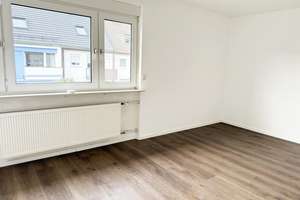 N-Erlenstegen: Reihenmittelhaus mit 6 Zimmern, Balkon, Terrasse, Garten – Die vollständige Adresse der Immobilie erhältst du vom Anbieter., 90491 Erlenstegen, Nürnberg – Vorschaubild 4