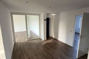 Wohnen mit viel Raum und Privatsphäre - 3,5 Zimmer, 2 Balkone & Garage in Krefeld-Hüls – Die vollständige Adresse der Immobilie erhältst du vom Anbieter., 47839 Hüls, Krefeld – Vorschaubild 4