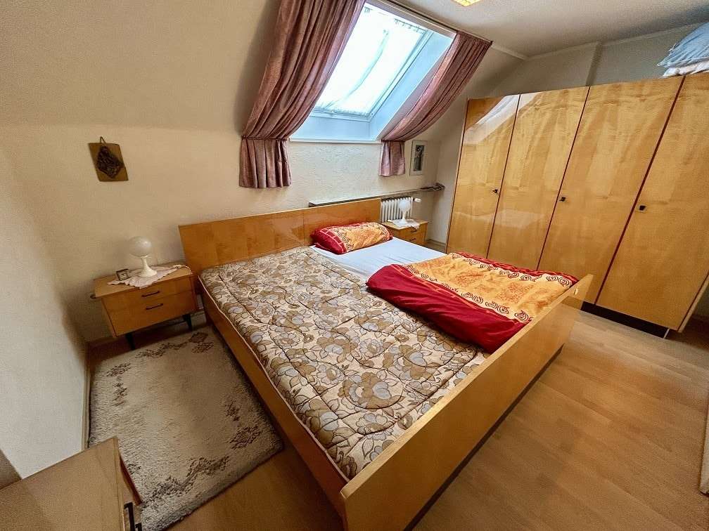 Immobilie in Waldkirchen - Einfamilienhaus mit großzügigem Baugrundstück in zentrumsnaher Lage von 94065 Waldkirchen  - Bild 4