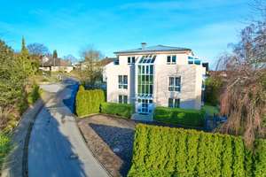 Sonniges Vierfamilienhaus! – Die vollständige Adresse der Immobilie erhältst du vom Anbieter., 59519 Möhnesee – Vorschaubild 1