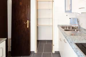 Aussichtsreiche 2,5 Zimmer Wohnung mit Balkon und Einbauküche in fußläufiger Citylage – Kaiserpassage 10, 76133 Innenstadt-West, Karlsruhe – Vorschaubild 9