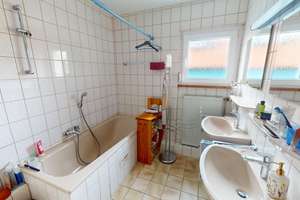 Wohnen auf zwei Ebenen
5-Zimmer-Maisonette-Wohnung mit Balkon und zwei Tiefgaragenstellplätzen – Die vollständige Adresse der Immobilie erhältst du vom Anbieter., 76139 Hagsfeld, Karlsruhe – Vorschaubild 13