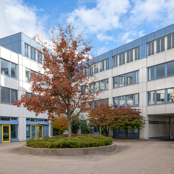 Provisionsfrei ! Helle Büroflächen in zentraler Lage direkt vom Eigentümer