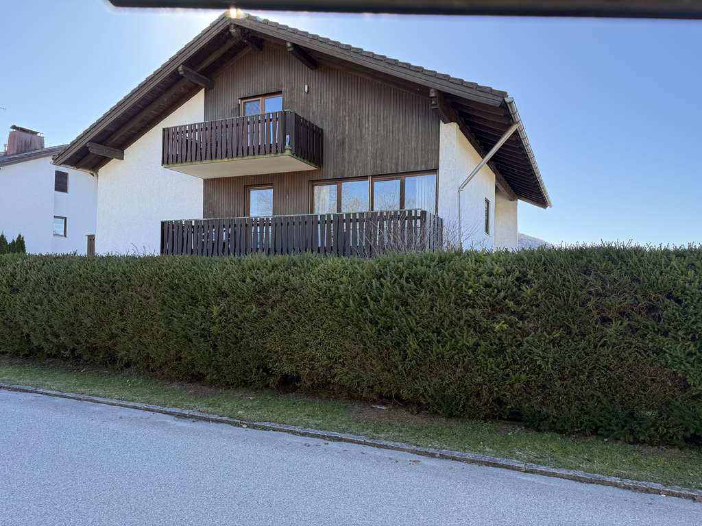 Immobilie in Bergen - Platz an der Sonne: Charmantes 1-Zimmer-Apartment im 1. OG,mit XXL Balkon - Bild 0