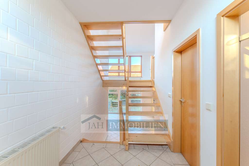 Immobilie in Panketal - Genießen Sie Ihr Familienglück in einer lichtdurchfluteten Doppelhaushälfte mit Garten! - Bild 3