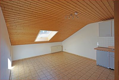 Nette kleine Dachgeschoßwohnung!
