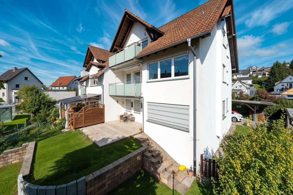 Immobilie in Markdorf - Sonnige, bezugsfreie 3-Zimmer-Wohnung im 1. OG mit Balkon und Garage in Markdorf - Bild 2