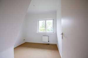 Wohnen im Grünen mit Potenzial: Bezugsfreies Haus mit Garten vor den Toren der Hauptstadt – Dallgowerstraße 46, 14612 Havelland (Kreis) – Vorschaubild 14