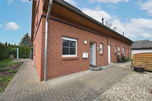 Familienfreundliches Reihenendhaus mit PV-Anlage & Klimaanlage – Die vollständige Adresse der Immobilie erhältst du vom Anbieter., 38120 Timmerlah-Geitelde-Stiddien, Braunschweig – Vorschaubild 3