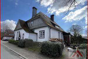 Historisches Haus in einem der Höhendörfer bei Winterberg