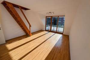 Attraktives Wohnen in Wellsee – Familienfreundliche 4-Zimmer-Maisonettewohnung mit Balkon und Garage