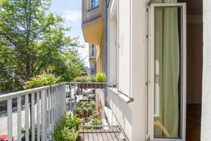Altbaujuwel mit originalem Stuck und sonnigem Südbalkon am Weinbergspark – Die vollständige Adresse der Immobilie erhältst du vom Anbieter., 10119 Mitte (Ortsteil), Berlin – Vorschaubild 2