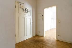Spacious Altbau Apartment in Samariterkiez with direct access to a children's playground. – Die vollständige Adresse der Immobilie erhältst du vom Anbieter., 10247 Friedrichshain, Berlin – Vorschaubild 16