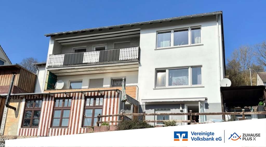 Immobilie in Beverungen - Ein Zuhause mit vielen Möglichkeiten - ZFH am Südhang! - Bild 1