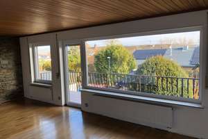 Top modernisierte Maisonettwohnung  mit Garten und überdachter Pergola, Garage und 2 Stellplätzen – Bergstraße 2/2, 71263 Weil der Stadt – Vorschaubild 2