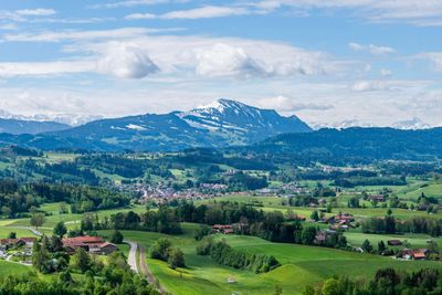 Exklusives Wohnanwesen mit unverbaubarem Bergblick in Durach