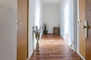 3-Zimmer-Wohnung mit Einbauküche – Ludwig-Kühn-Str. 5, 9123 Chemnitz – Vorschaubild 1