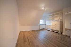 Klassischer Charme trifft Moderne: 7 Zimmer, Pool, Terrasse und flexible Nutzungsmöglichkeiten – Stützelstraße 13, 67069 Ludwigshafen am Rhein – Vorschaubild 16