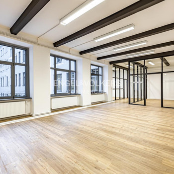 Helles Büro nahe Kantstraße