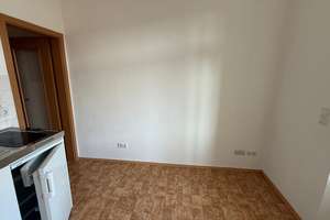 Whg. im 2.OG ! Küche mit Balkonzugang / Laminat / Bad mit Wanne  u.v.m. – Fürstenstraße 62, 9130 Sonnenberg, Chemnitz – Vorschaubild 10