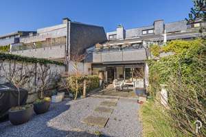 Charmantes Split-Level-Reihenendhaus in unmittelbarer Rheinnähe im Herzen von Düsseldorf-Benrath