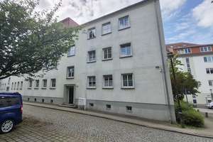 … mit Blick zum Innenhof - renoviertes 2-Zimmer-Apartment + Tageslichtbad + separate Küche – Fischbank 4, 18055 Stadtmitte, Rostock – Vorschaubild 11
