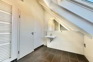 Raum, Licht, Leben – 3 Zimmer im Dachgeschoss – Die vollständige Adresse der Immobilie erhältst du vom Anbieter., 86169 Lechhausen-West, Augsburg – Vorschaubild 8