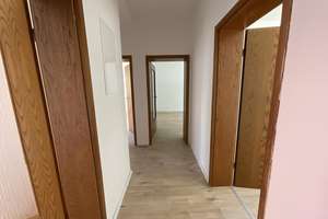 Renovierte 3-Zimmer-Wohnung mit Wannenbad in Wilhelmshaven City zu sofort! – Kolberger Straße 13, 26382 Bant, Wilhelmshaven – Vorschaubild 6