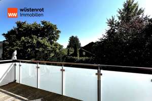 Zweifamilienhaus auf großem Grundstück in München mit Sauna, modernem Pool und viel Potenzial