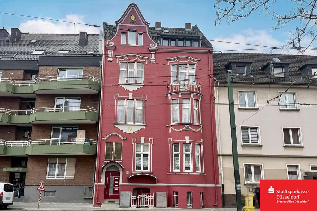 Immobilie in Düsseldorf - Mehrfamilienhaus mit Potenzial in Düsseldorf- Holthausen - Bild 0