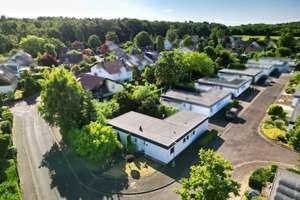 Leben mit Weitblick: Großzügiger Bungalow in Sankt-Augustin- Niederpleis  – Die vollständige Adresse der Immobilie erhältst du vom Anbieter., 53757 Sankt Augustin – Vorschaubild 2