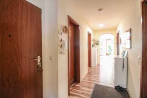 Ruhig & zentrumsnah: Charmante 3,5-Zimmer-Wohnung mit Südbalkon und Garage in Waiblingen – Die vollständige Adresse der Immobilie erhältst du vom Anbieter., 71332 Waiblingen – Vorschaubild 2