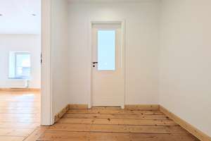MG-Eicken: Besondere  Wohnung mit Empore und Balkon – Marienkirchstraße 1, 41061 Eicken, Mönchengladbach – Vorschaubild 2
