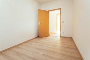Wohnen mit Charme: Sonnige 3-Zimmer-Wohnung mit Südbalkon in Stadtfeld-Ost – Freiherr-vom-Stein-Straße 32, 39108 Stadtfeld Ost, Magdeburg – Vorschaubild 9