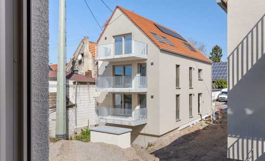 Schlüsselfertiges Dreifamilienhaus mit Zukunft – klare Architektur, flexibel nutzbar