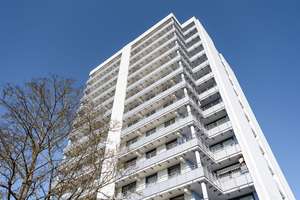 Renovierte 3-Zimmer-Wohnung mit großem Balkon im 12. Stock – Heckenrosenweg 11, 86156 Bärenkeller, Augsburg – Vorschaubild 3