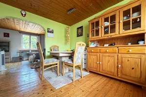 Diese Wohnidylle wird Ihr neues Zuhause. 3 Zimmer auf 97 m². Herrlicher Garten, Garage plus Carport. – Die vollständige Adresse der Immobilie erhältst du vom Anbieter., 78176 Blumberg – Vorschaubild 2