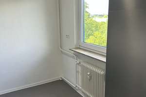 Komplett frisch renovierte, lichtdurchflutete 2-Zimmer-Wohnung in Stuttgart Vaihingen – Im Lauchhau 9, 70569 Lauchäcker, Stuttgart – Vorschaubild 12