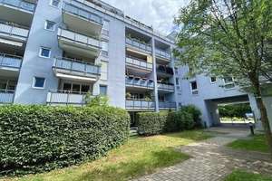 Helle 4-Zimmer-Wohnung mit Südbalkon im Münchner Süden