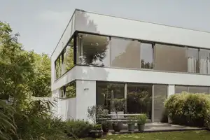 Eleganz in Beton und Holz - Stilvolles Stadthaus mit durchdachtem Interieur – Hamburg – Vorschaubild 1