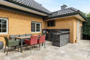 Innenpool, Sauna, Kamin, vier Bäder/WCs, Garage usw.: Fantastisches Ein-/Zweifamilienhaus in Hönow – Die vollständige Adresse der Immobilie erhältst du vom Anbieter., 15366 Hoppegarten – Vorschaubild 26